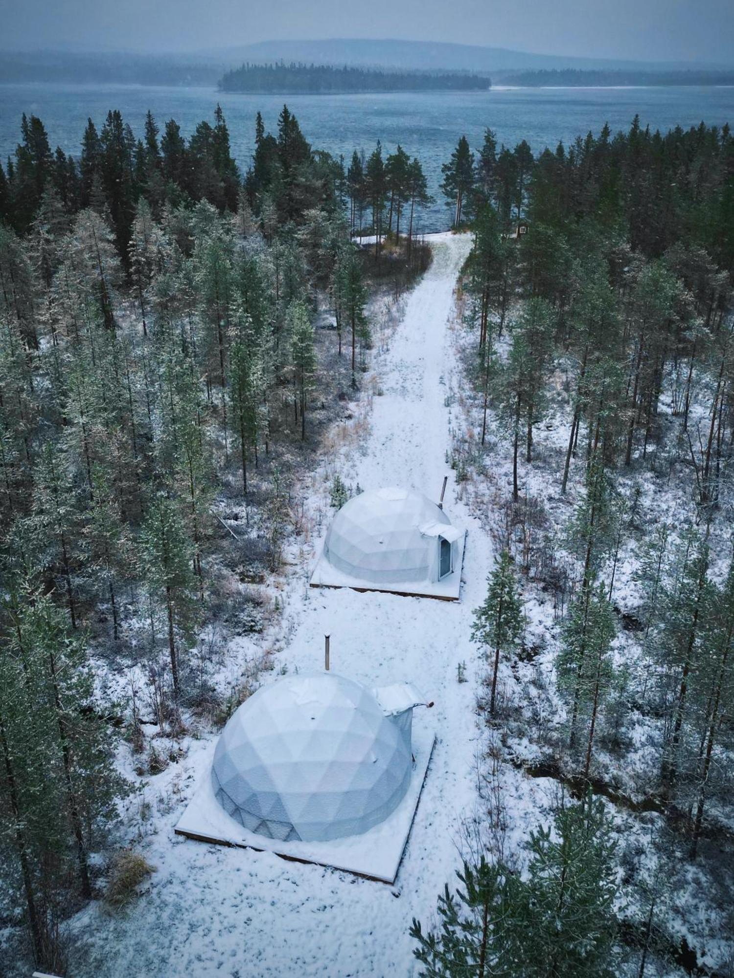 Aurora Igloo Fireplace-Heated Tents In A Secret Forest With Private Jacuzzi And Shared Sauna Bathroom And Dog Friendly Rovaniemi Exterior foto