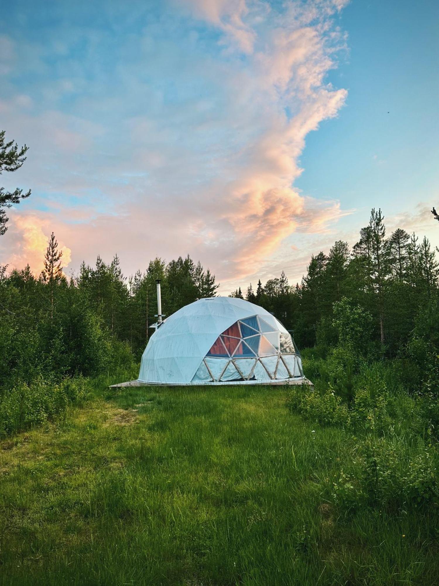 Aurora Igloo Fireplace-Heated Tents In A Secret Forest With Private Jacuzzi And Shared Sauna Bathroom And Dog Friendly Rovaniemi Exterior foto